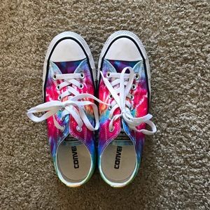 Converse, rainbow colored. Women’s 7